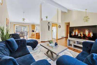 Image de Spacious Pet-Friendly Home  Quiet Neighborhood