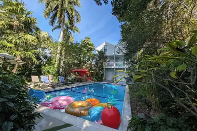 Image de The Cathouse, an Old Town tropical poolside oasis with huge, heated pool