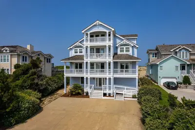 Image de Carolina Blue: Oceanfront w/Views, pool, hot tub, rec & theater room, elevator!