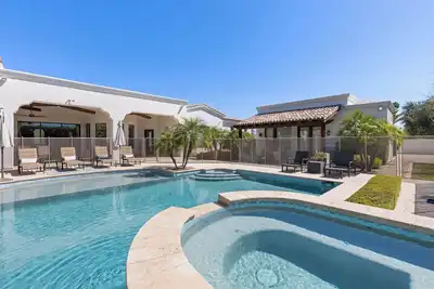 Image de Luxurious Cholla Mansion and Casita with Private Pool, Hot Tub, and Grill - Scottsdale