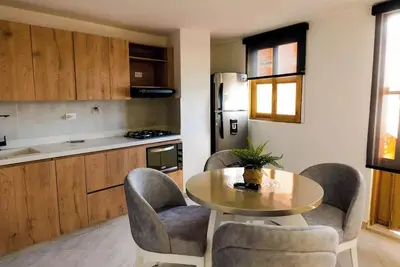 Image de studio apartment, dam view, parking.