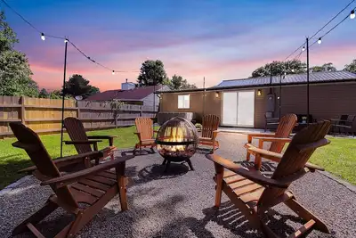 Image de Hocking Hills Hideaway: Relaxing Retreat with Hot Tub, Fire Pit, Pool Table!