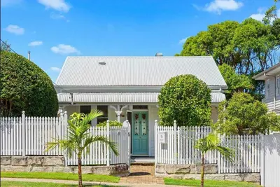 Image de Beach Cottage in “Freshwater Basin”. Under 5 min flat walk to Beach & Shops