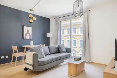 Image de Chic Rudolfsheim-Fünfhaus 1br w/ Elevator, nr Metro, by Blueground
