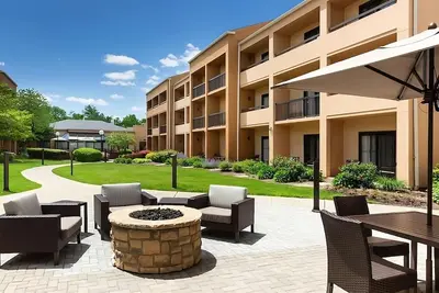 Image de Indulge in Home Like Comfort! Short Drive to Madison Recreation Complex
