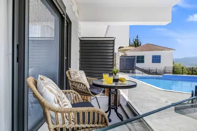 Image de Studio 'Oceanida Thalia Lyxury Suite' avec vue sur la mer, Wi-Fi et climatisation