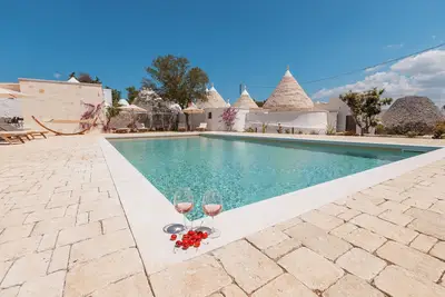 Image de Villa 'Trulli Zaccano Con Piscina Privata' avec piscine privée, Wi-Fi et climatisation