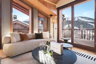 Image de Chalet 10 pers. à Courchevel 1650 avec jacuzzi et ascenseur