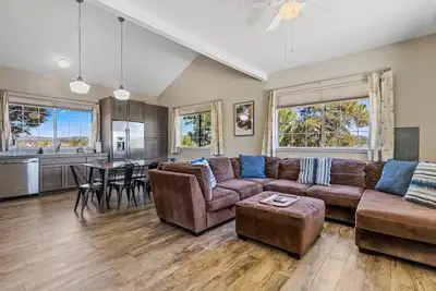 Image de Jupiter Drive | 2br/2ba | Spend Spring in Flagstaff!