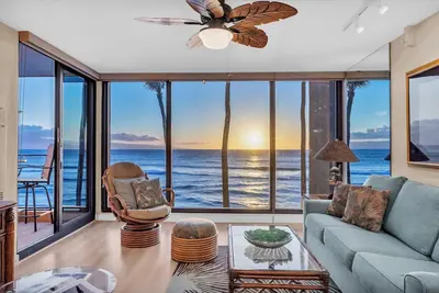 Image de Front-Row Ocean Views for True Island Living