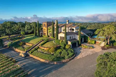 Image de Charm of Villa Capricho - Private 25-acre Wine Country Estate w\/ Pool, Vineyard