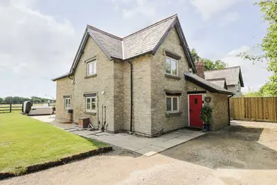 Image de 2 Dewars Farm Cottages, pet friendly in Middleton Stoney