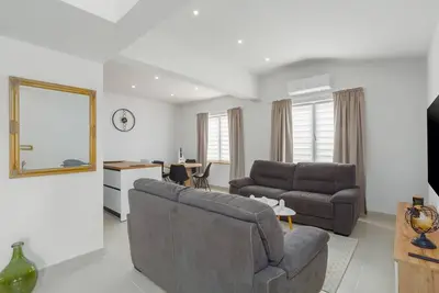 Image de Deluxe Apartment Leonardo with Balcony and Private Parking, near the Beach