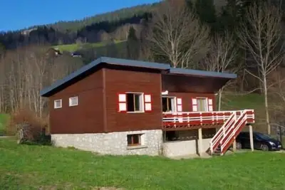 Image de Grand chalet vue montagne