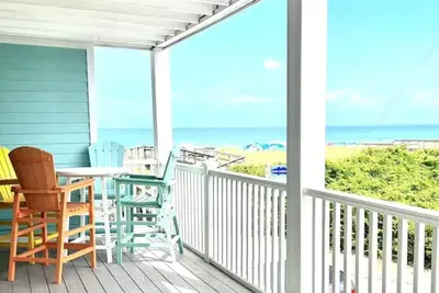 Image de New Updated Beachfront Condo w/pool Carolina Beach\n