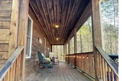 Image de Modern Log Cabin near Lake Keowee sleeps 6-8 Hunting and Hicking Trails