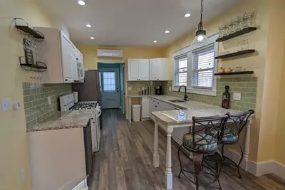 Image de Bayside Bungalow - Close to Casinos and Boardwalk!