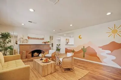 Image de HotTub, Stargazing Rooftop Deck, Murals, Hammocks