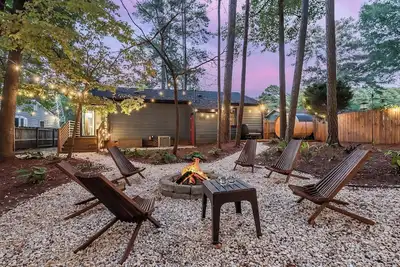 Image de Outdoor Oasis minutes from City Center