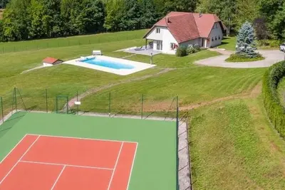Image de Villa exclusive avec court de tennis, piscine et golf