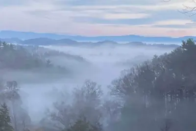 Image de Unique 4 ac. private country estate, stunning views, 1/4 mile to Va. Creeper!
