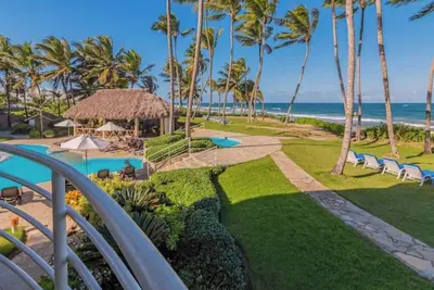 Image de Truly Beachfront at Quiet Beach