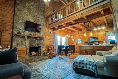 Image de Happy’s Hideaway - Hot Tub!