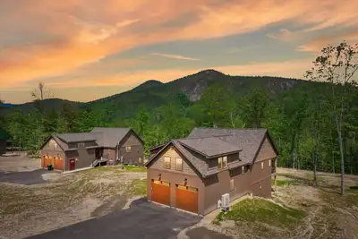 Image de The Ledgeview Lodge | Brand New, Hot tub, Views