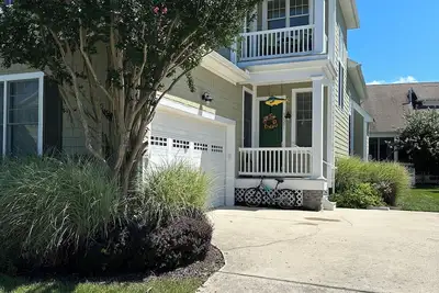 Image de Bayside luxury home! Pools, jacuzzi playground Bay view restaurant, golf course!