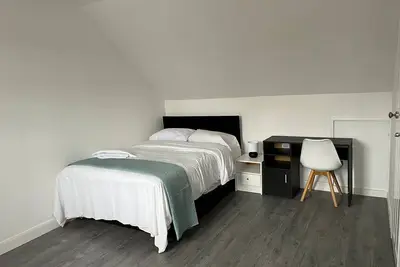Image de Remarkable 1-Bed Studio Apartment in Redbridge