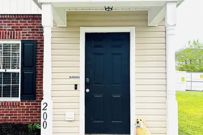Image de Keep it simple at this pet friendly and centrally-located place.