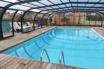 Image de Maison avec piscine privée à 10 minutes des plages