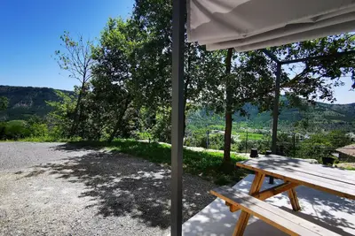 Image de Appartement \"Gîte les Monteils\" avec vue sur la montagne, terrasse privée et climatisation
