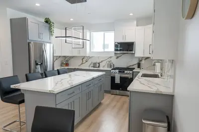 Image de Sleek Modern 3br Home in Noho Built 2023 w/ Garage, Fenced Patio, Ev-Charger p65