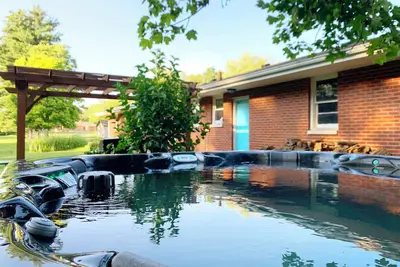 Image de |Hot Tub| Hazel Acres| Quiet Getaway | Notre Dame