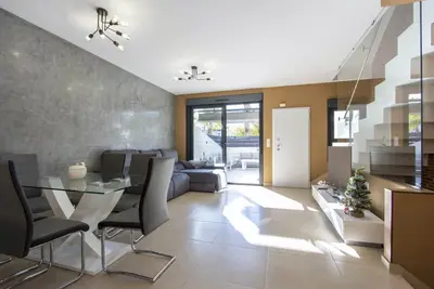Image de ¡Villa de tres dormitorios en Villamartín!