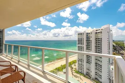 Image de Ocean Views, Luxury Ambiance! Corner Unit - Prime Location - Amazing Amenities!