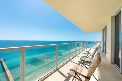 Image de Endless, Direct Ocean Views - Corner Unit - Amazing Amenities & Location. Wow