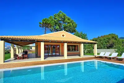 Image de Villa Calypso - Villa en bord de mer pour des vacances Ă Corfou