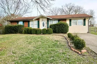 Image de Charming Hendersonville Home with a Spacious Fenced Backyard