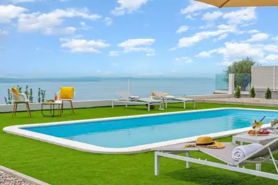 Image de New 2-bedroom Villa La Vita with private heated 33sqm pool