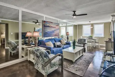 Image de Sunrise Gulf View/Beach Front Unit! Enjoy 1 Free Beach Chair Setup Up Each Day!