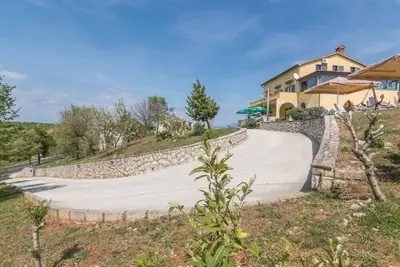 Villa Una Apartments