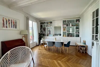 Image de Appartement Haussmannien avec balcon au 6eme avec vue sur square