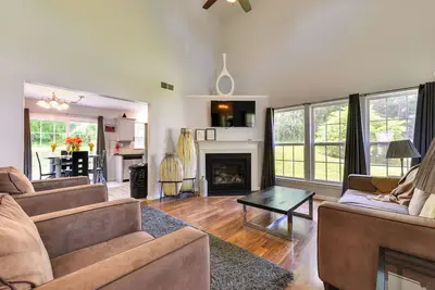 Image de Charlotte Home ~ 9 Mi to Bank of America Stadium!