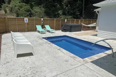Image de Florida style  built  2023. Heated pool. Dog park. 10 min walk to beach.