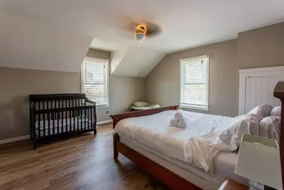 Image de 10Beds! By Batawa Ski Hill! [40% Discount] Two Riverside Homes\n
