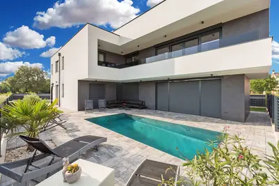 Image de House 2258\/73634 (Istria - Valbandon), 1500m from the beach