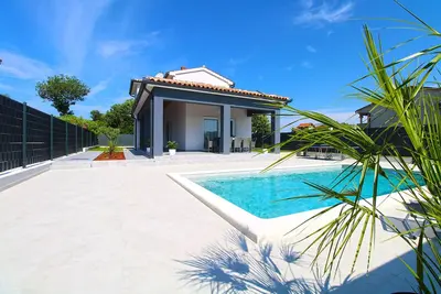 Image de House 2278/75910 (Istria - Stinjan), 1000m from the beach