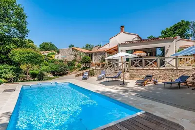 Image de Maison Zenith - Cinq Chambres Villa, Couchages 10